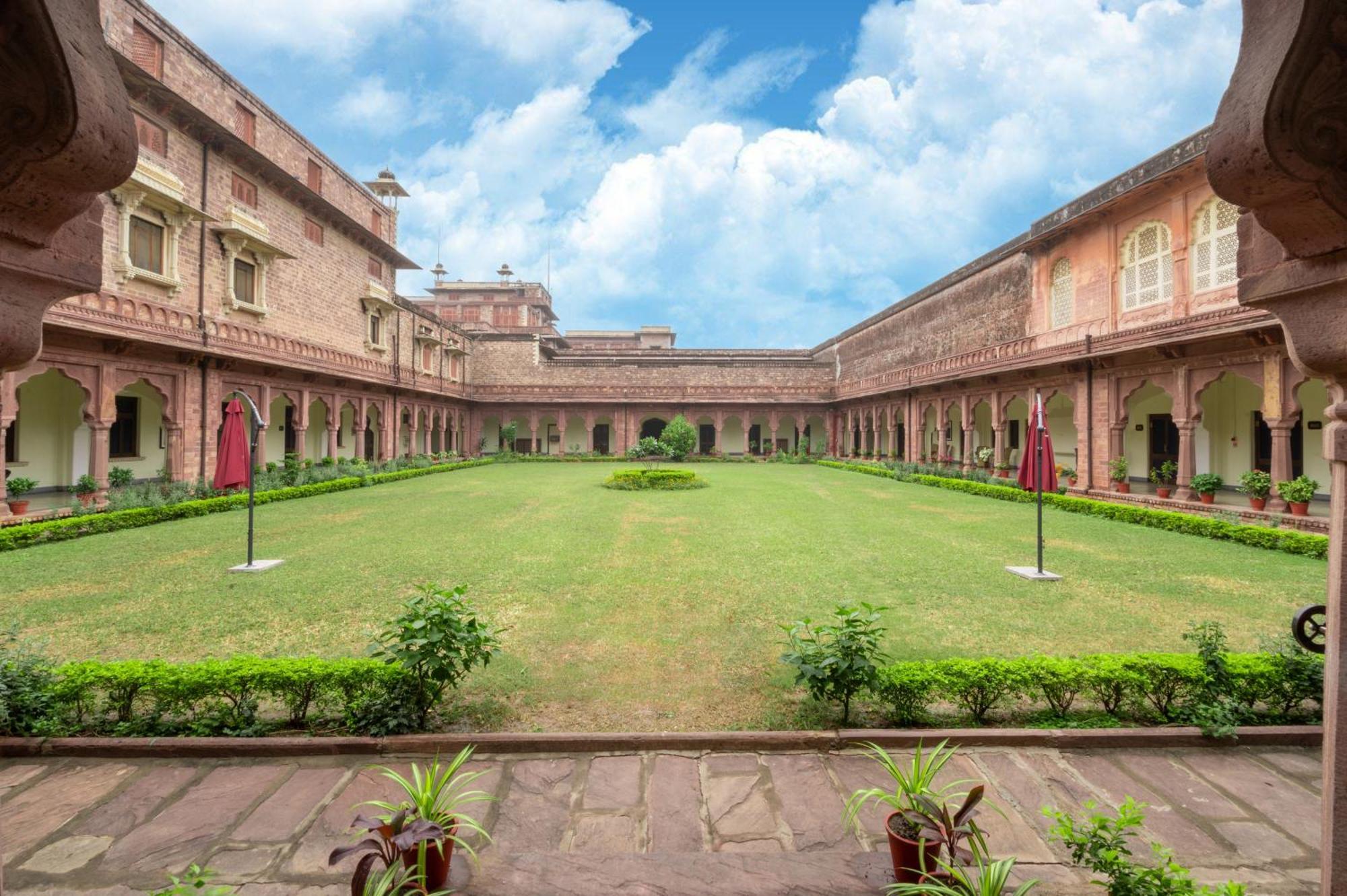 Umed Bhawan Palace, Kotah Ngoại thất bức ảnh