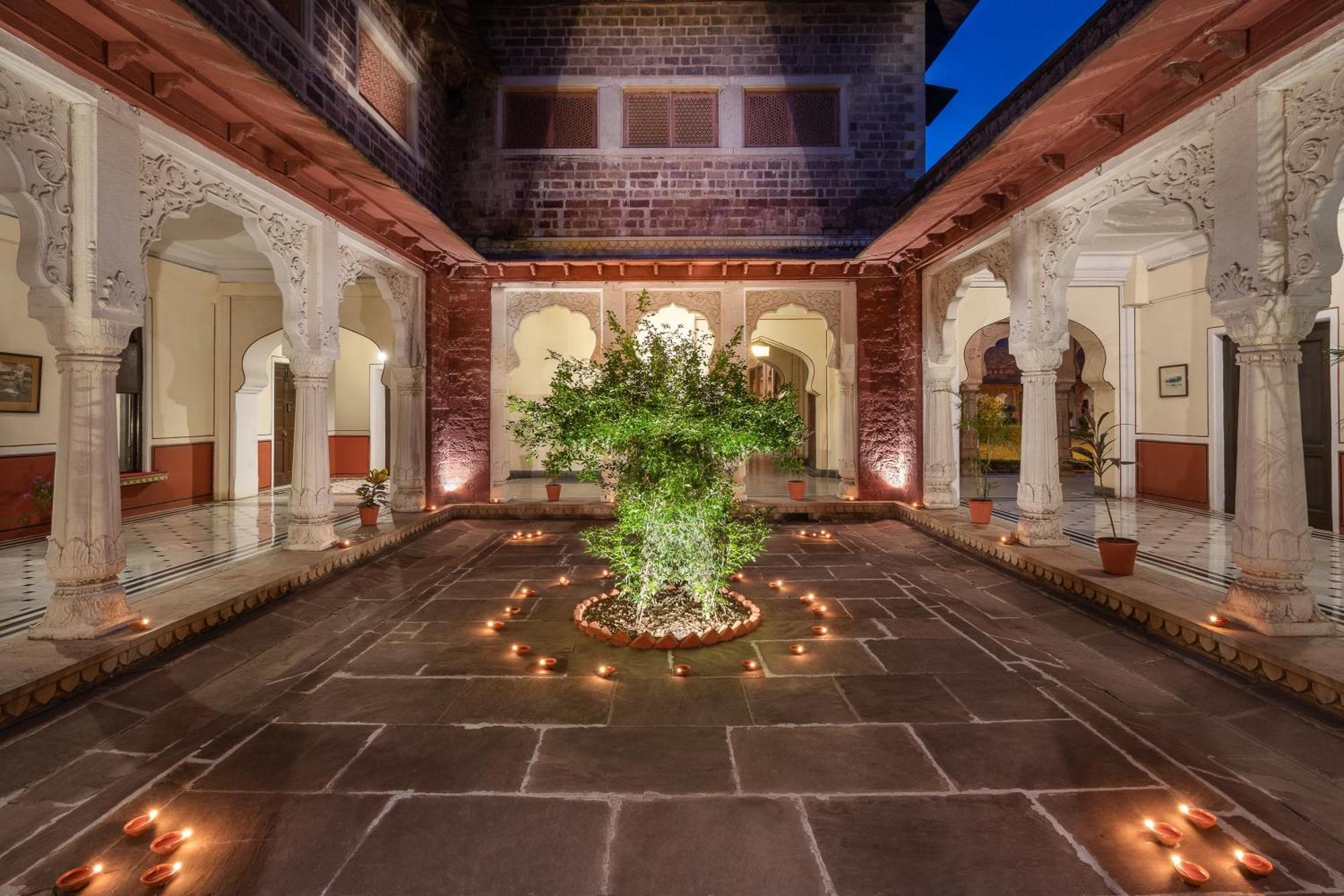 Umed Bhawan Palace, Kotah Ngoại thất bức ảnh